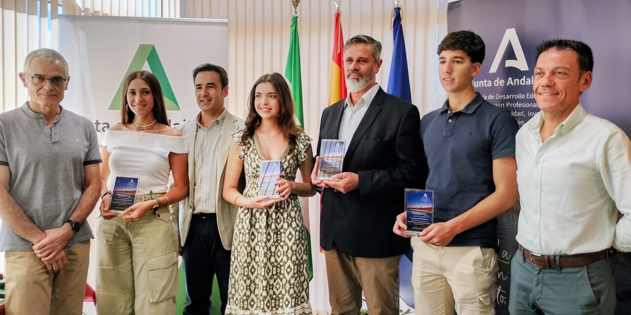 Cuatro estudiantes de Huelva reciben un premio extraordinario por su excelencia académica