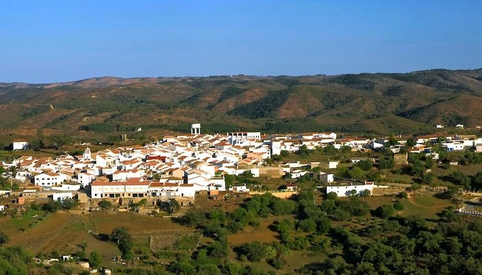 El alcalde de Berrocal asegura que «quedan muchísimas heridas» tras el incendio que arrasó la Cuenca Minera