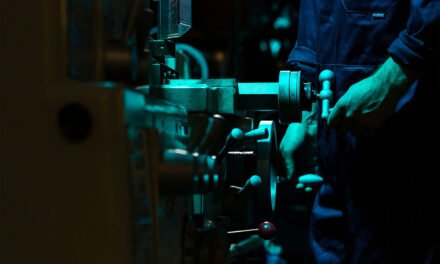 El sector industrial y minero busca personal con tres nuevas ofertas de empleo