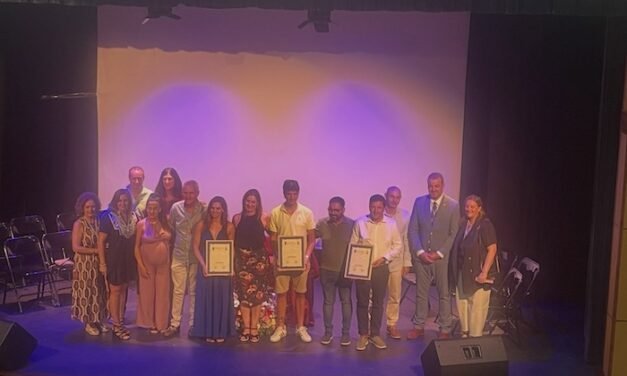 El Campillo entrega las Distinciones de la Villa en su 95 aniversario