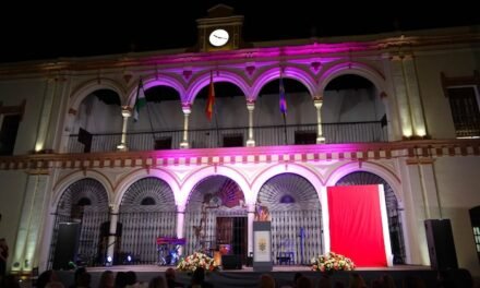 El Pórtico de Velada cierra este viernes la programación Luna de Verano de Moguer