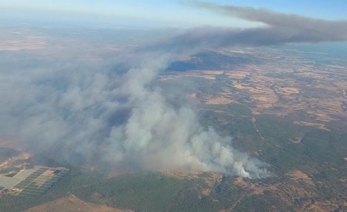 Un incendio en Niebla obliga al desalojo de dos aldeas