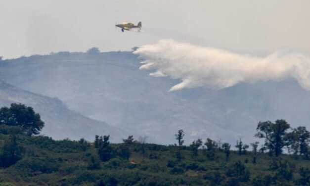 Zalamea habilita el Teatro Ruiz Tatay para acoger a los desalojados por el incendio de Niebla