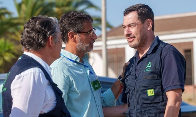 Moreno anuncia un plan contra el eucalipto tras el «agresivo» incendio de Niebla
