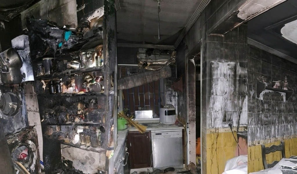 Una familia de Riotinto pide ayuda tras perder la cocina y todos sus alimentos en un incendio
