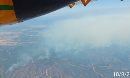 Desalojadas otras dos aldeas de Zalamea por el incendio de Niebla