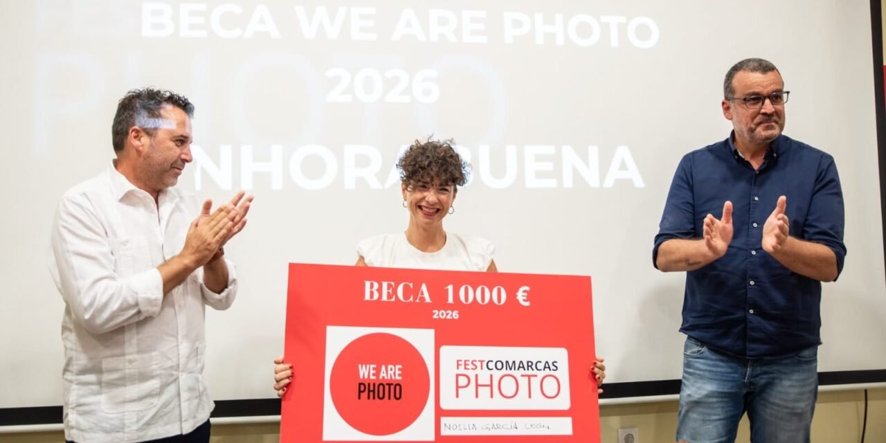 El Campillo clausura Festcomarcas con la entrega de la Beca We Are Photo a Noelia García León