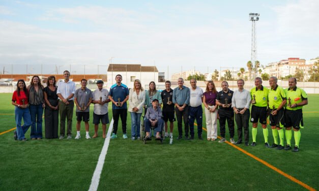 El campo de fútbol ‘Manuel Luna’ estrena césped artificial