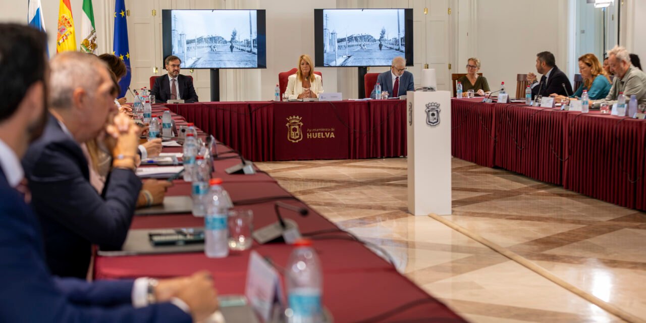 El Pleno aprueba las distinciones del 150 aniversario y concede la Medalla de Oro a Felipe VI
