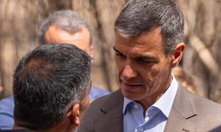 Berrocal traslada a Sánchez «la necesidad de mirar al futuro y recuperar la tierra»