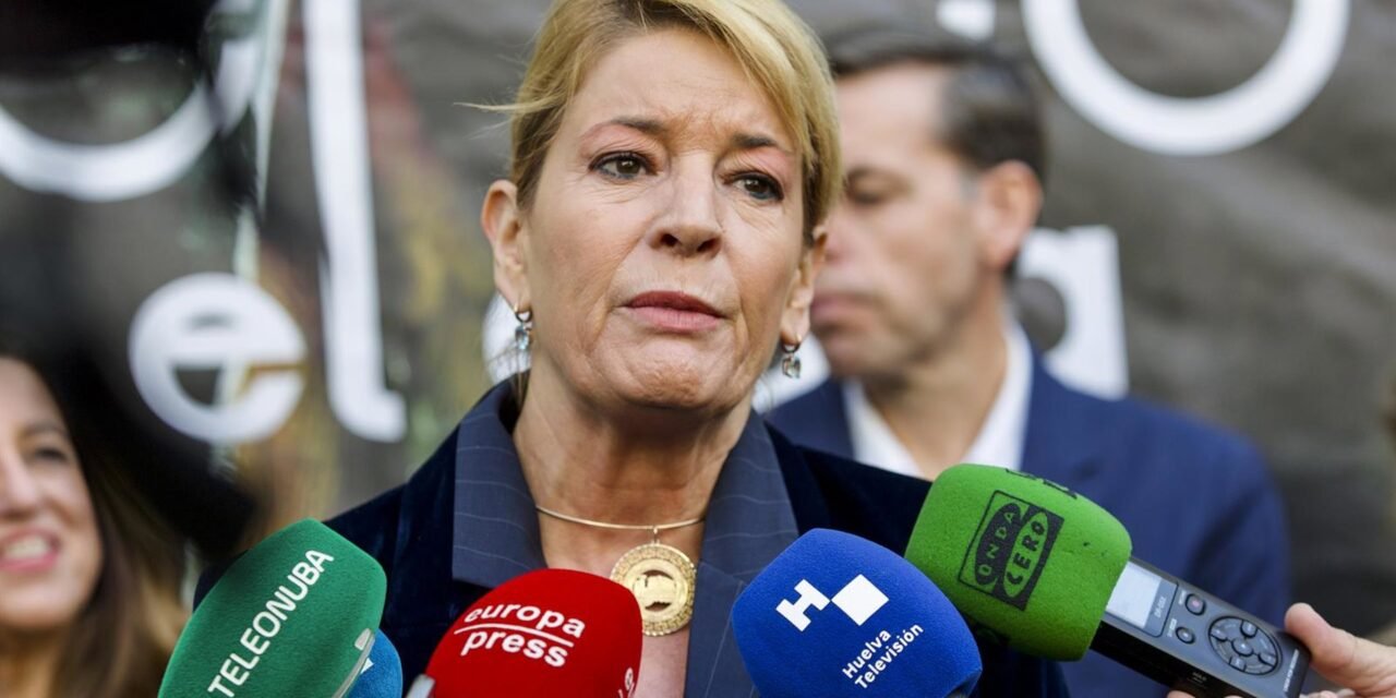 La alcaldesa aplaude el «desbloqueo» del Muelle de Levante: «Va a cambiar la imagen de Huelva en el mundo»