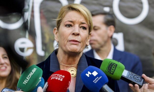 La alcaldesa aplaude el «desbloqueo» del Muelle de Levante: «Va a cambiar la imagen de Huelva en el mundo»