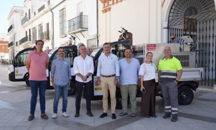 Nuevos vehículos eléctricos para la limpieza viaria en Moguer y Mazagón