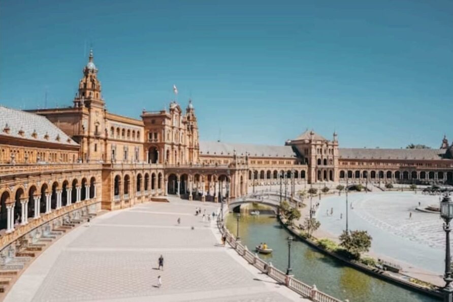 Escapada a Sevilla desde la Cuenca Minera: planes en pareja y en familia (y dónde conseguir las mejores fotos)