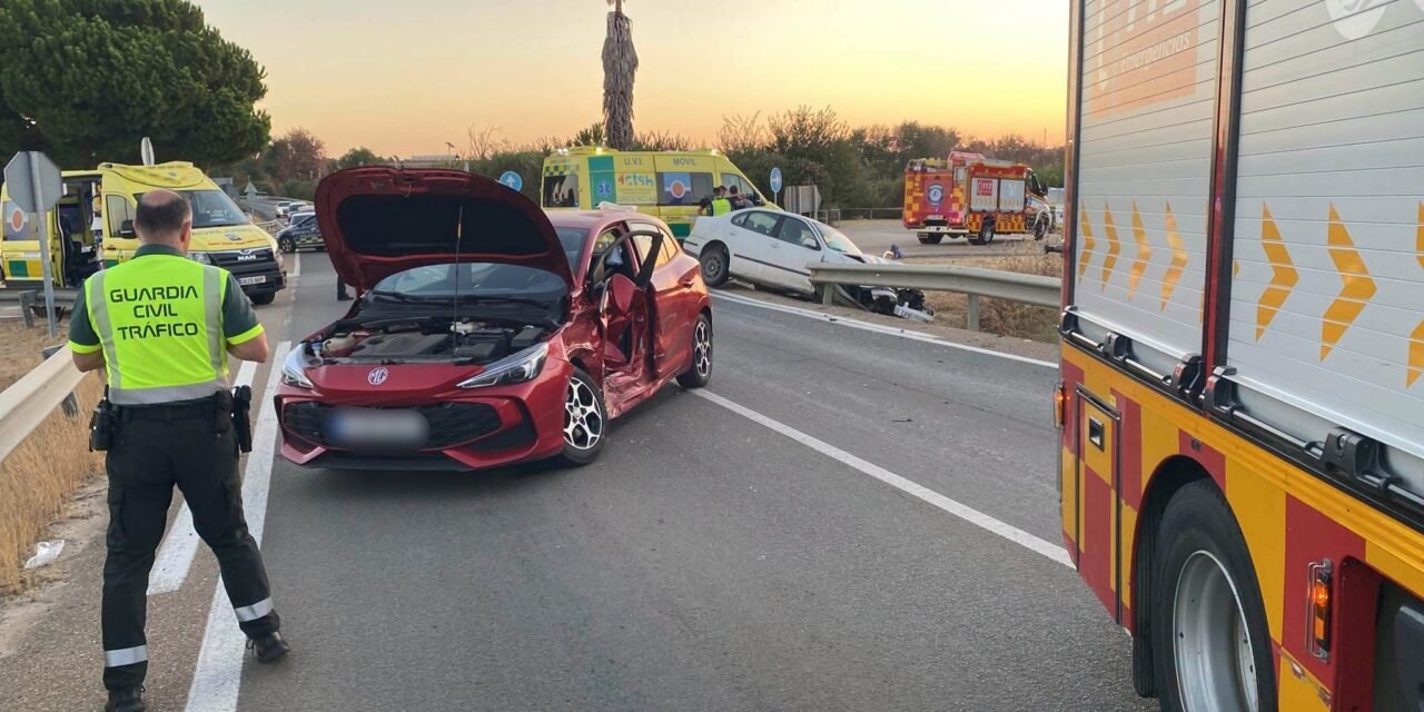 Cuatro heridos en un accidente de tráfico en Bollullos