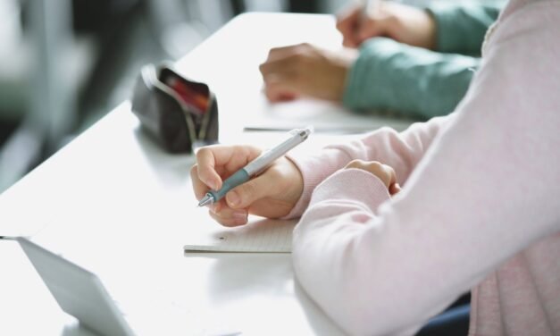 Más de 54.400 estudiantes de ESO, Bachillerato, FP y Adultos comienzan las clases el día 15