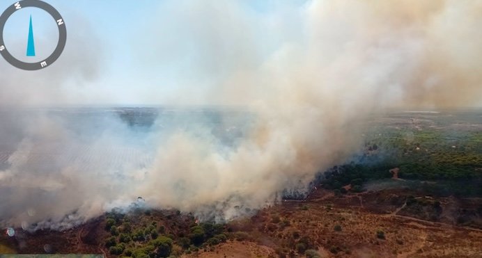Un incendio en Ayamonte obliga a cortar la A-499