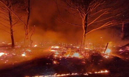 Un muerto y 90 evacuados en un incendio en un asentamiento chabolista de Lucena del Puerto