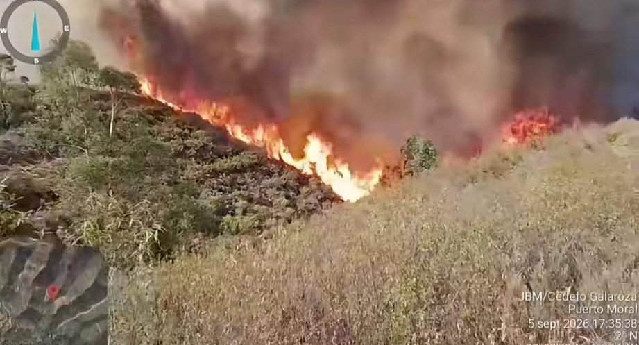 Declarado un incendio en Puerto Moral