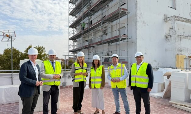 Avanzan las obras de rehabilitación energética y accesibilidad de 64 viviendas públicas en Huelva