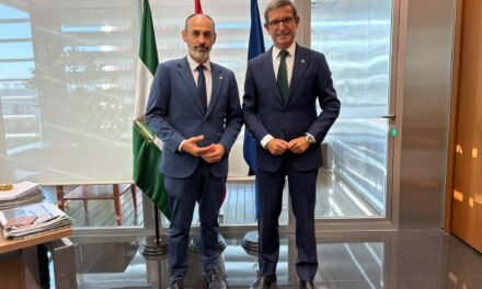 Paradela reconoce el esfuerzo de la UHU por adecuar su oferta académica