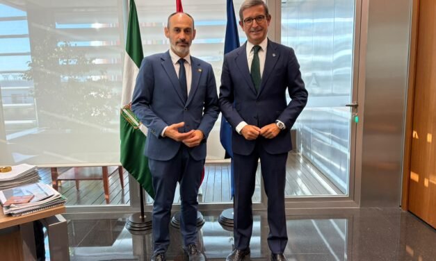Paradela reconoce el esfuerzo de la UHU por adecuar su oferta académica