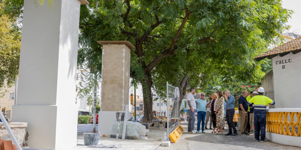 El Ayuntamiento recupera una de las antiguas puertas de carruajes del Barrio Obrero