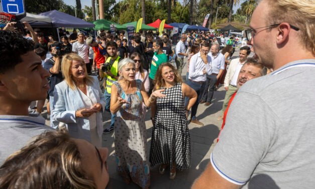 La Plaza 12 de Octubre se convierte en escaparate de la oferta deportiva de Huelva