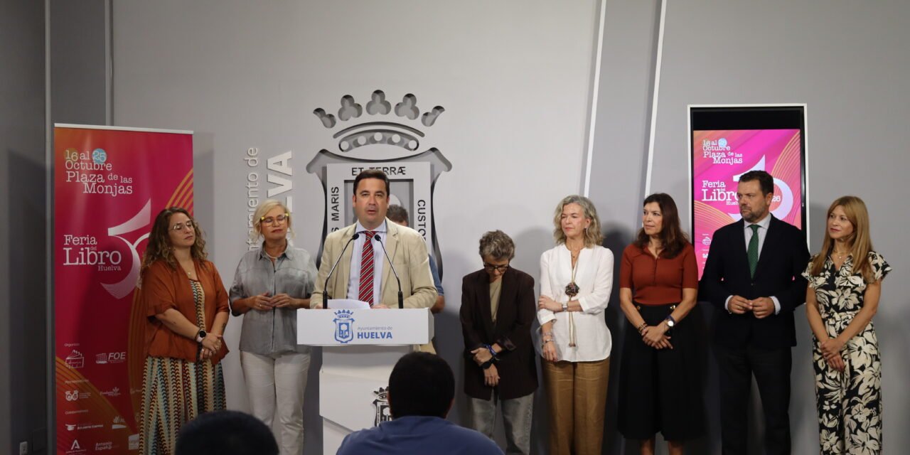 La Feria del Libro se reivindica como punto de encuentro con la cultura en su 50 aniversario