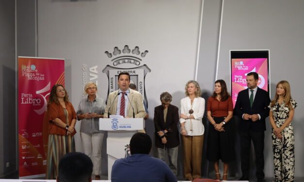 La Feria del Libro se reivindica como punto de encuentro con la cultura en su 50 aniversario
