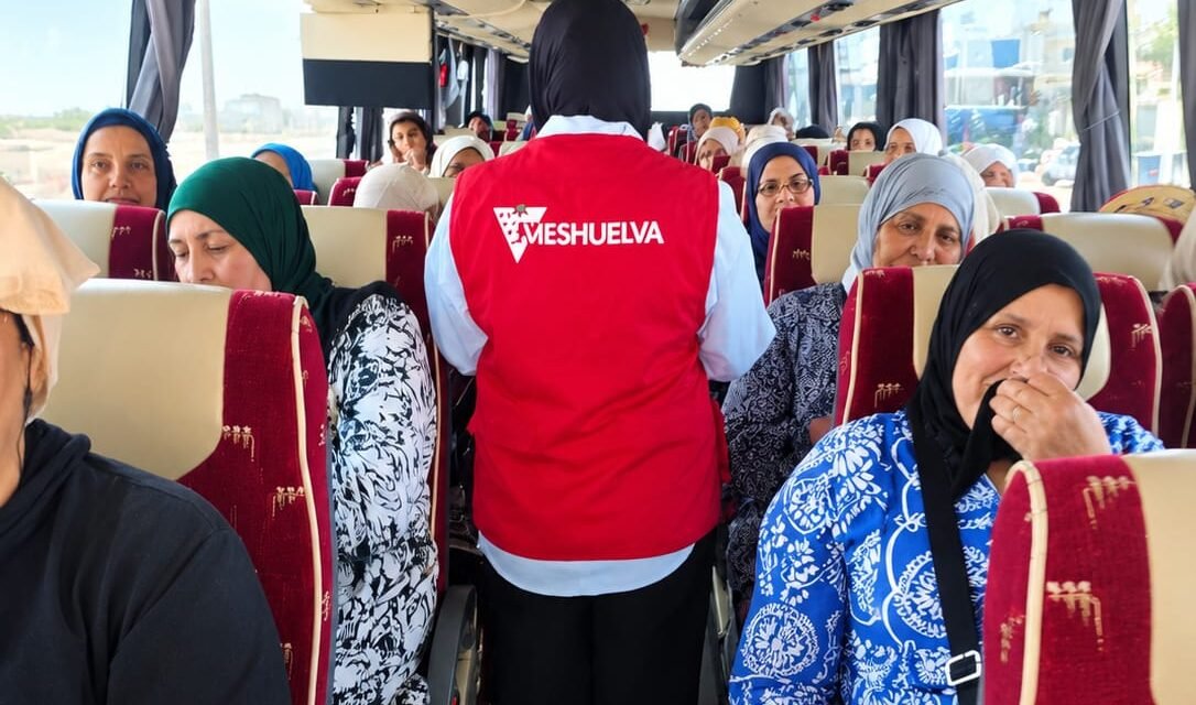 Freshuelva incorpora a la campaña a 304 trabajadores de Marruecos y Guatemala