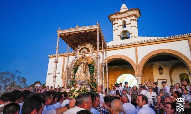 La Virgen de Montemayor regresa a su ermita acompañada por cientos de fieles