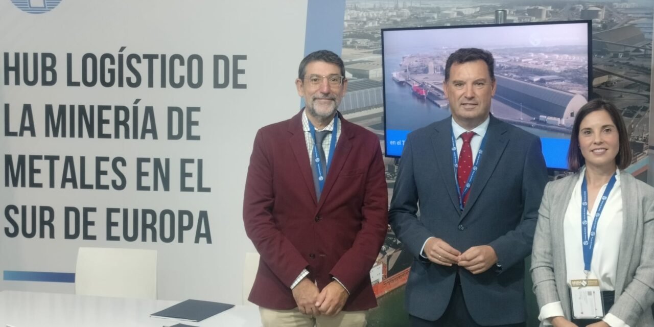 El Puerto de Huelva muestra al mundo sus servicios vinculados con la minería