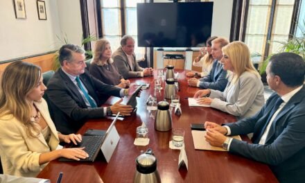Ayuntamiento y Junta analizan los avances del materno-infantil