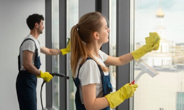 Seis ofertas de empleo en Huelva para limpieza, logística, administración y comercio