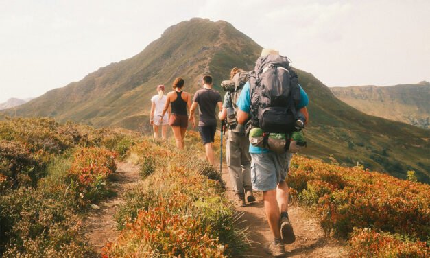 El Campillo arranca su Programa de Senderismo con rutas por la provincia y el Algarve