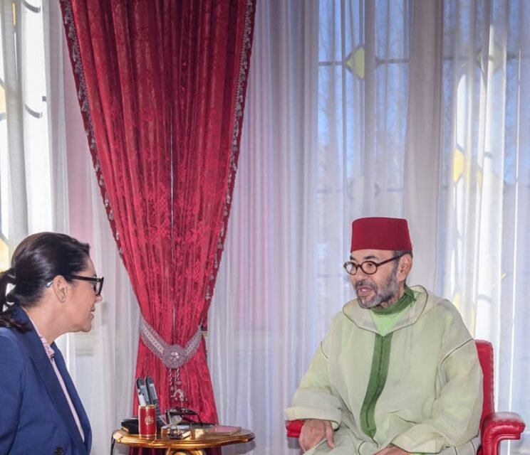 Mohammed VI recibe a la encargada de la formación del nuevo Gobierno